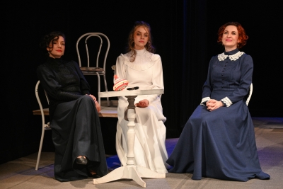 Спектакль "Три сестры" в театре Триада в Хабаровске